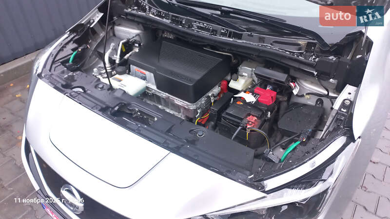 Хэтчбек Nissan Leaf 2022 в Полтаве