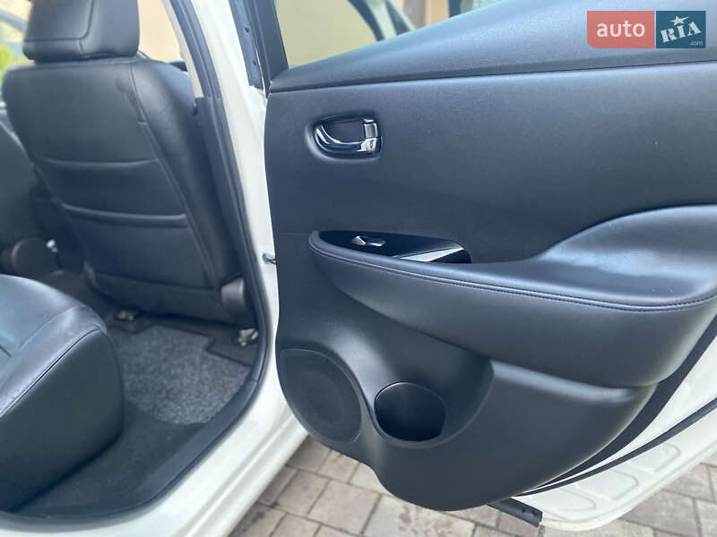 Хэтчбек Nissan Leaf 2016 в Виннице