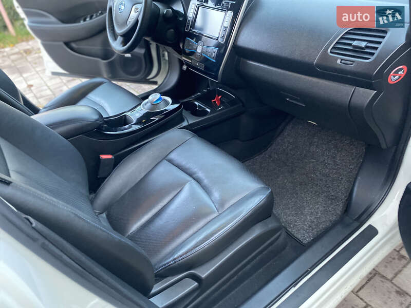 Хэтчбек Nissan Leaf 2016 в Виннице