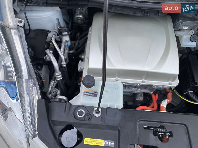 Хэтчбек Nissan Leaf 2016 в Виннице