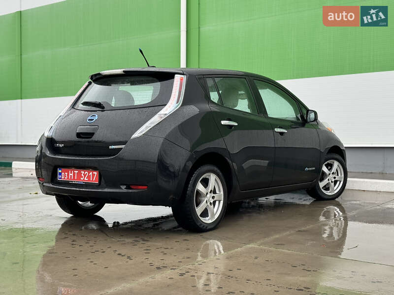 Хетчбек Nissan Leaf 2013 в Олександрії