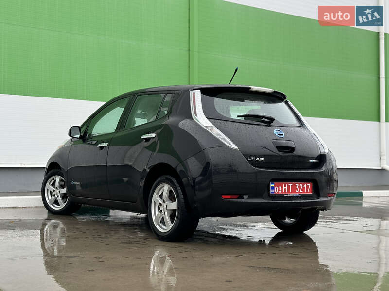 Хетчбек Nissan Leaf 2013 в Олександрії