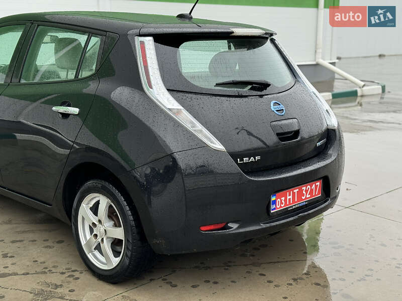 Хетчбек Nissan Leaf 2013 в Олександрії