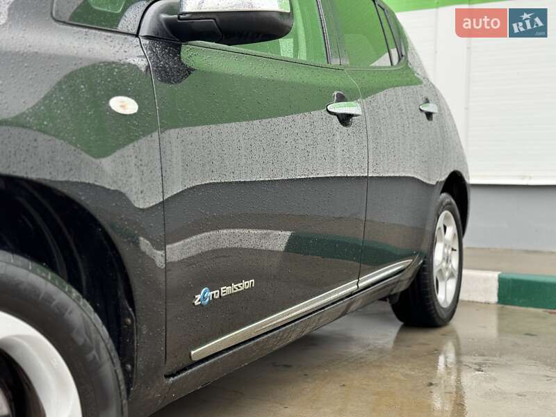 Хетчбек Nissan Leaf 2013 в Олександрії