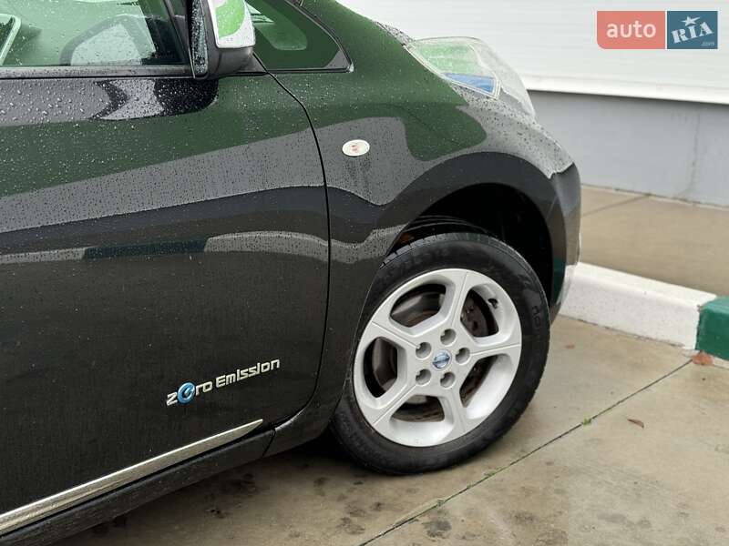 Хетчбек Nissan Leaf 2013 в Олександрії