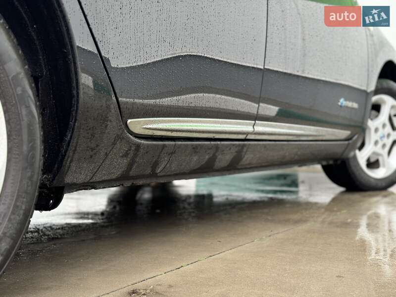 Хетчбек Nissan Leaf 2013 в Олександрії