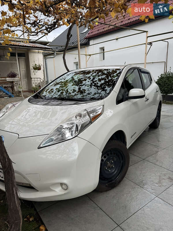 Хэтчбек Nissan Leaf 2015 в Ужгороде фото Хэтчбек Nissan Leaf 2015 в Ужгороде