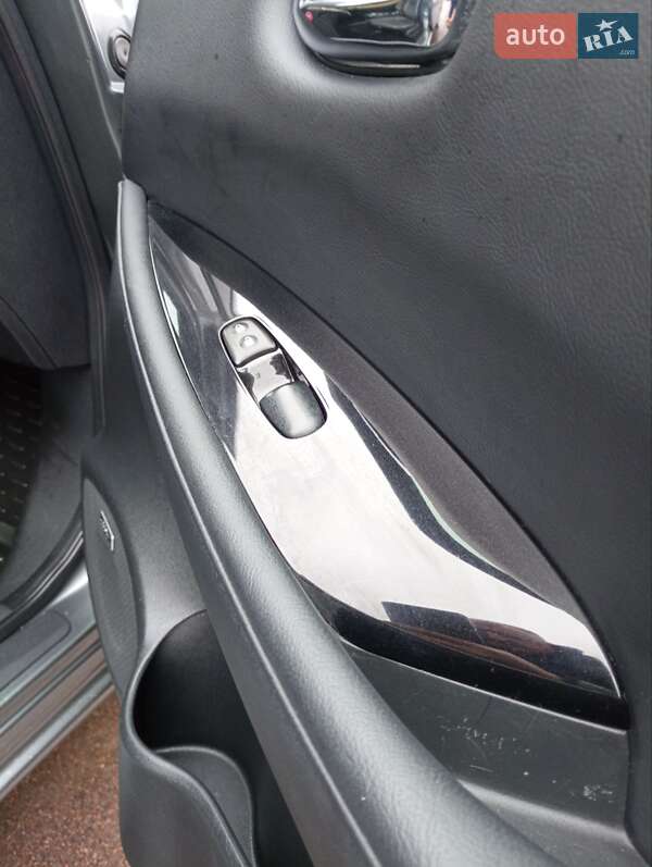 Хетчбек Nissan Leaf 2014 в Житомирі