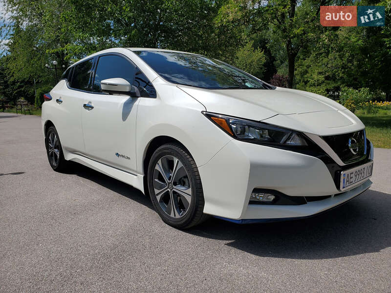 Хетчбек Nissan Leaf 2019 в Дніпрі