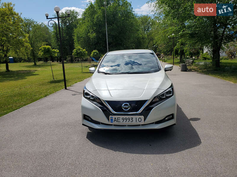 Хетчбек Nissan Leaf 2019 в Дніпрі