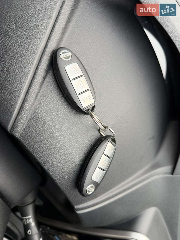 Хетчбек Nissan Leaf 2016 в Луцьку