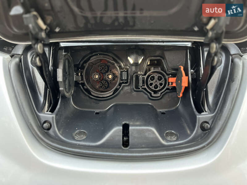 Хетчбек Nissan Leaf 2015 в Львові