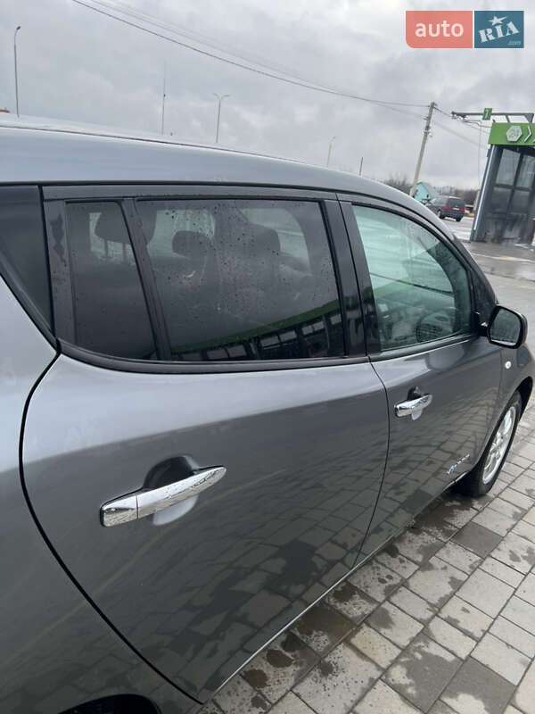 Хэтчбек Nissan Leaf 2014 в Каменец-Подольском фото 15 Хэтчбек Nissan Leaf 2014 в Каменец-Подольском