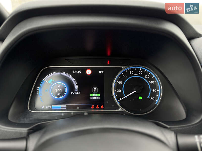 Хэтчбек Nissan Leaf 2018 в Киеве