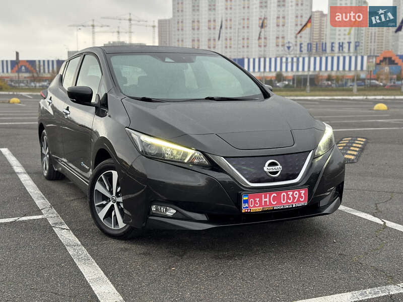 Хэтчбек Nissan Leaf 2018 в Киеве