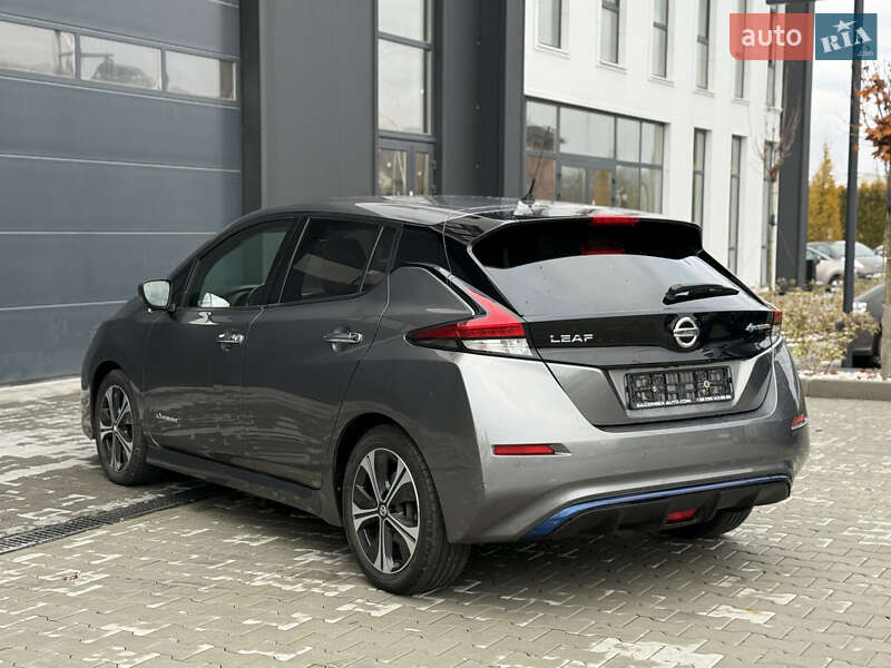 Хетчбек Nissan Leaf 2018 в Городку