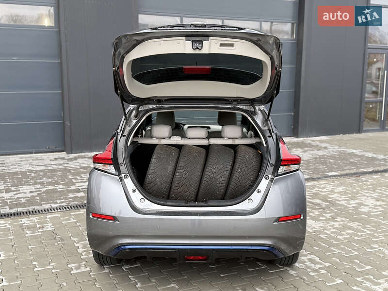 Хетчбек Nissan Leaf 2018 в Городку