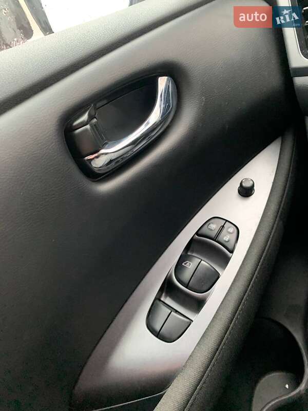 Хэтчбек Nissan Leaf 2024 в Ровно