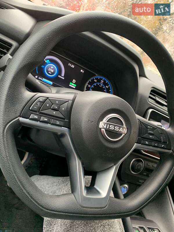 Хэтчбек Nissan Leaf 2024 в Ровно