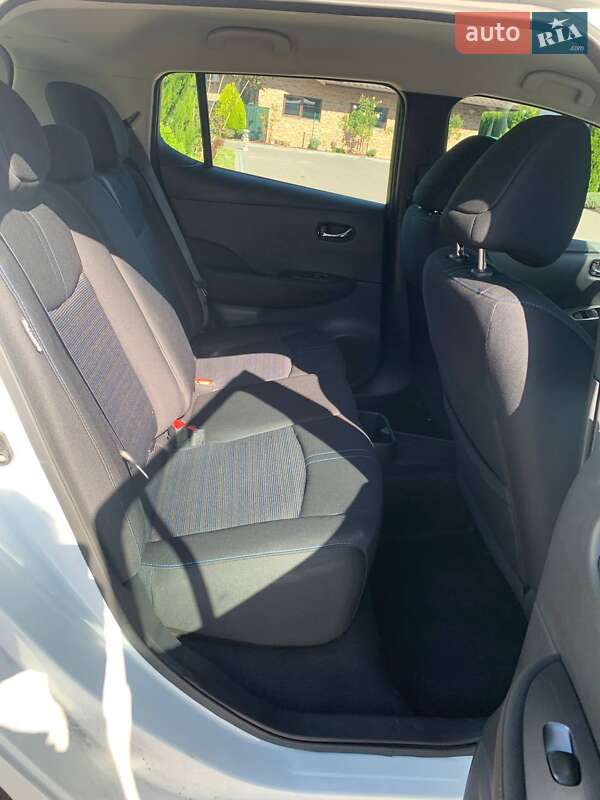Хэтчбек Nissan Leaf 2024 в Ровно