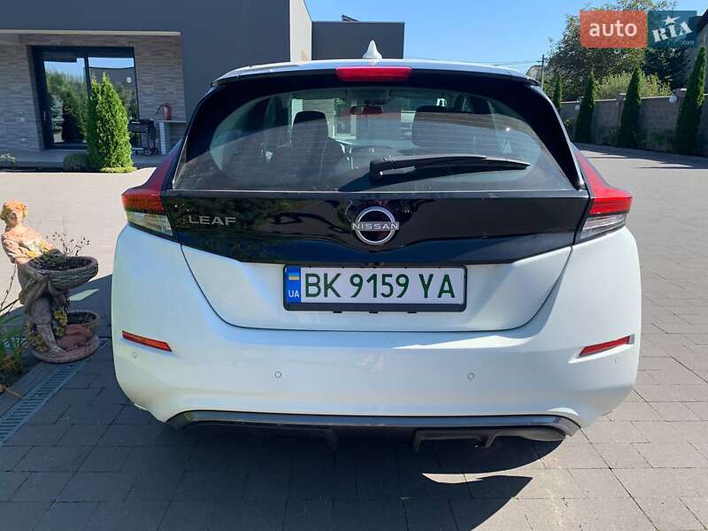 Хэтчбек Nissan Leaf 2024 в Ровно