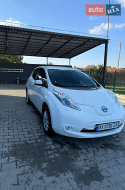 Хетчбек Nissan Leaf 2013 в Кам'янець-Подільському