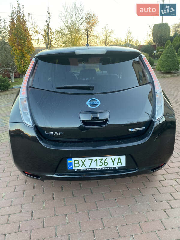 Хэтчбек Nissan Leaf 2015 в Хмельницком