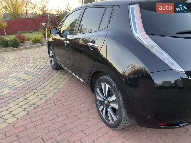 Хэтчбек Nissan Leaf 2015 в Хмельницком