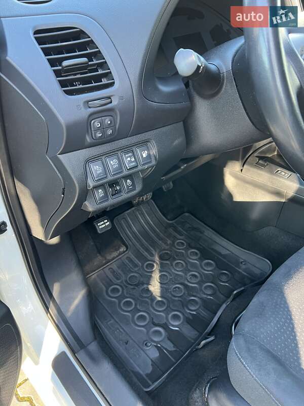 Хэтчбек Nissan Leaf 2013 в Луцке фото 13 Хэтчбек Nissan Leaf 2013 в Луцке