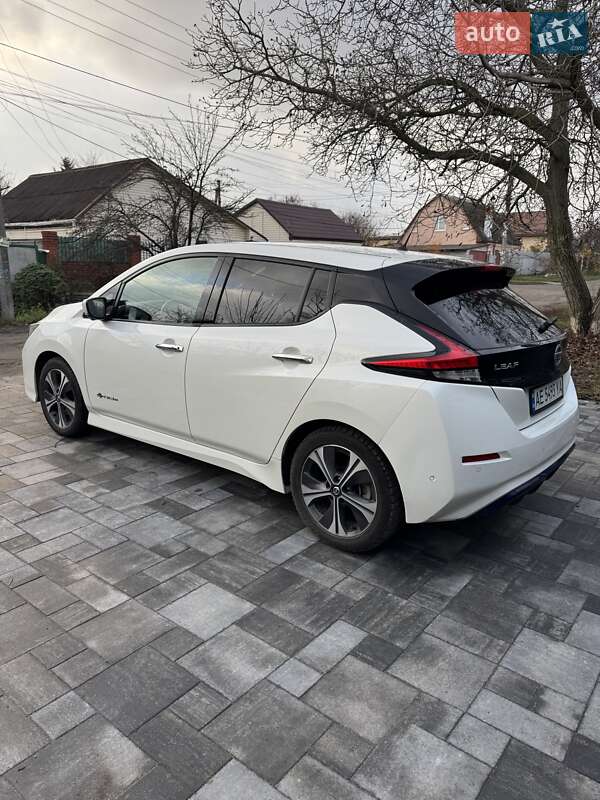Хэтчбек Nissan Leaf 2019 в Днепре