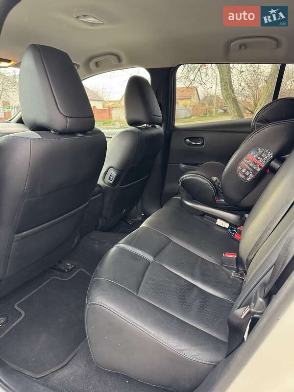 Хэтчбек Nissan Leaf 2019 в Днепре