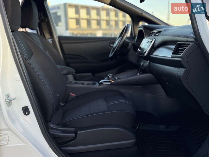 Хэтчбек Nissan Leaf 2018 в Львове