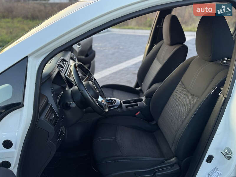 Хэтчбек Nissan Leaf 2018 в Львове