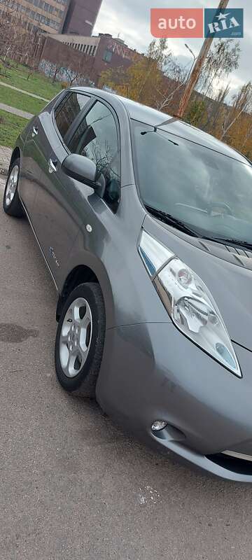 Хэтчбек Nissan Leaf 2015 в Кривом Роге фото 13 Хэтчбек Nissan Leaf 2015 в Кривом Роге