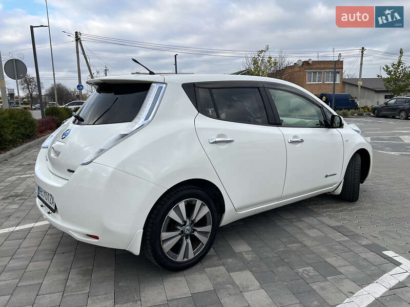 Хэтчбек Nissan Leaf 2013 в Виннице