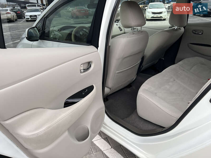 Хэтчбек Nissan Leaf 2013 в Виннице