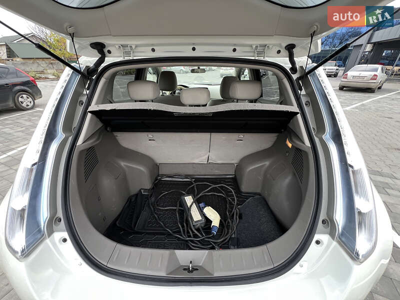 Хэтчбек Nissan Leaf 2013 в Виннице