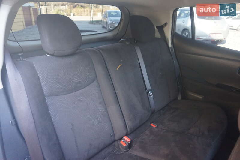 Хэтчбек Nissan Leaf 2013 в Самборе фото 42 Хэтчбек Nissan Leaf 2013 в Самборе