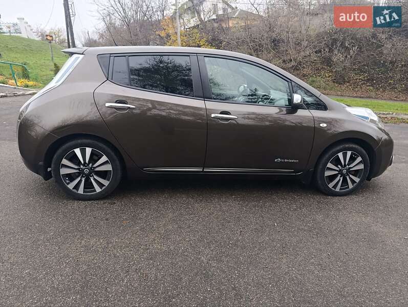 Хэтчбек Nissan Leaf 2016 в Киеве фото 17 Хэтчбек Nissan Leaf 2016 в Киеве