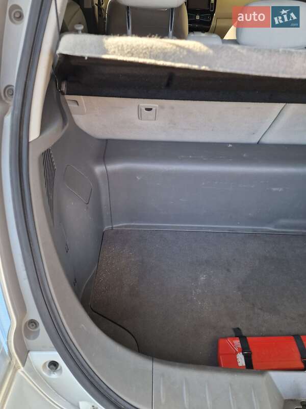 Хэтчбек Nissan Leaf 2012 в Одессе