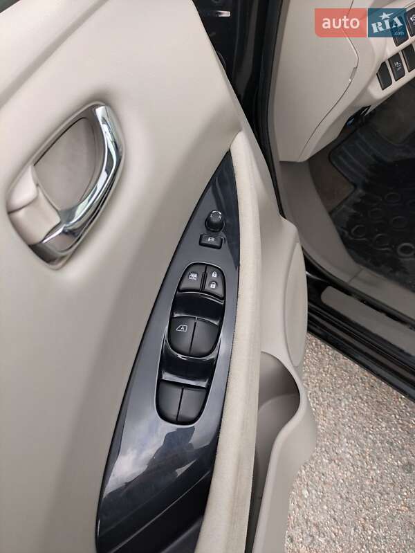 Хэтчбек Nissan Leaf 2012 в Умани фото 12 Хэтчбек Nissan Leaf 2012 в Умани