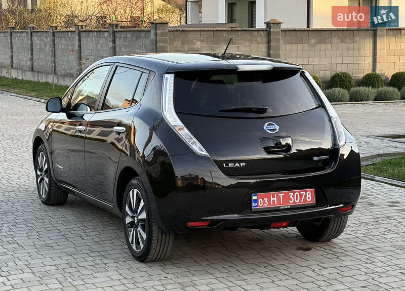 Хэтчбек Nissan Leaf 2015 в Ровно