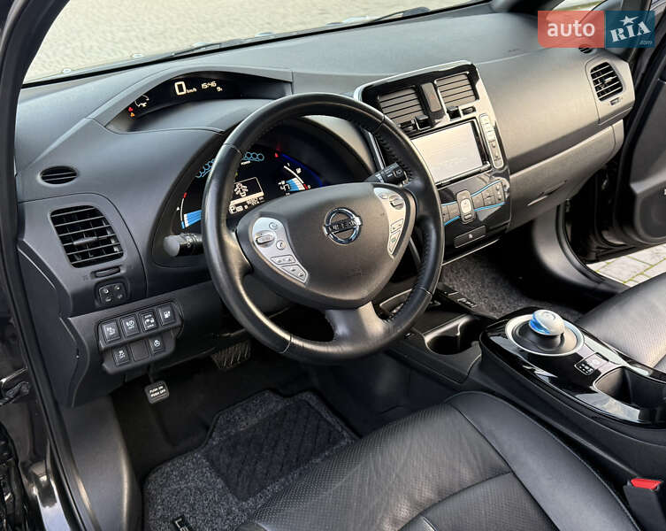Хэтчбек Nissan Leaf 2015 в Ровно