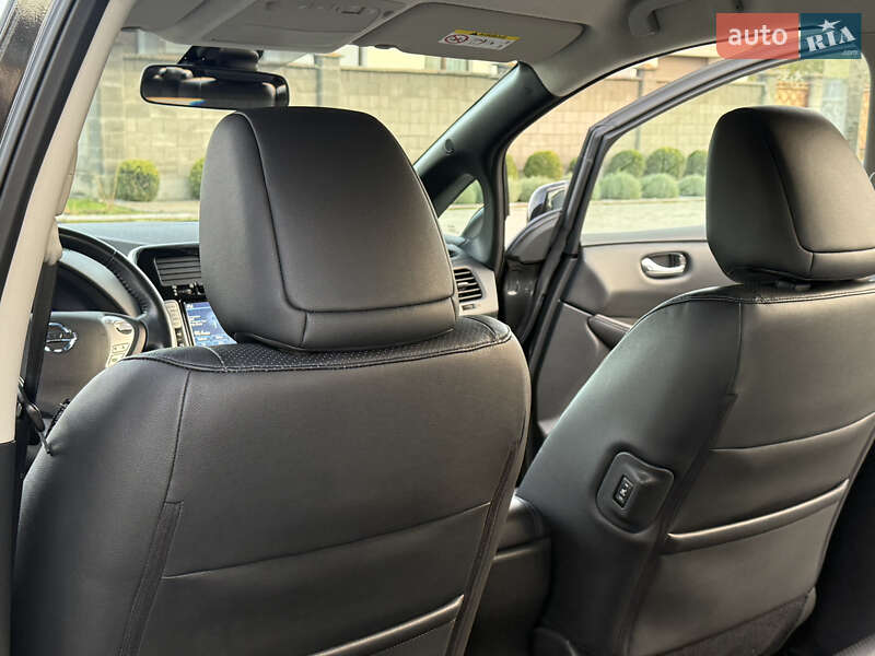 Хэтчбек Nissan Leaf 2015 в Ровно