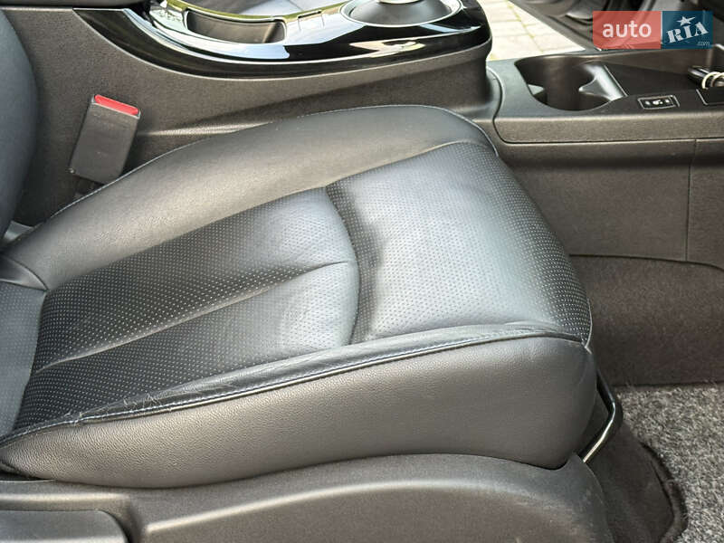 Хэтчбек Nissan Leaf 2015 в Ровно