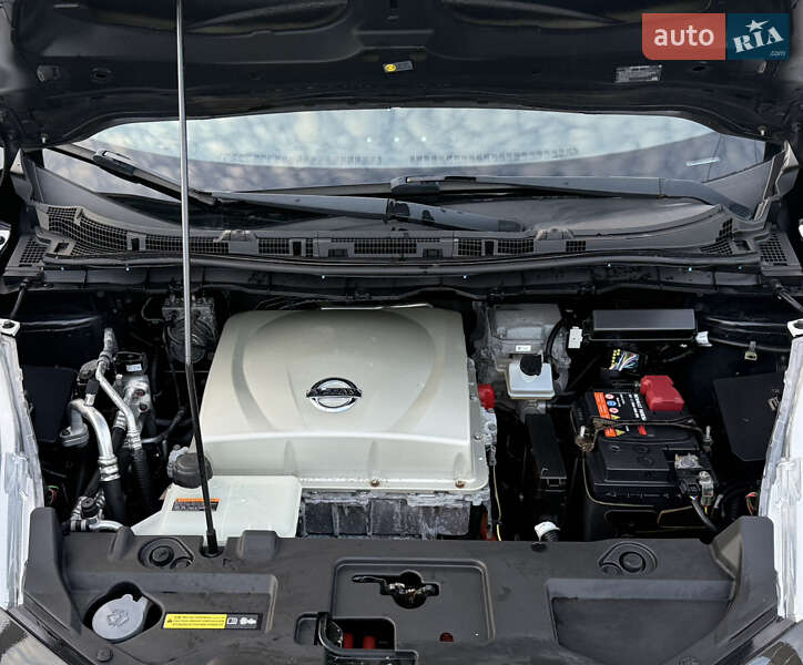 Хэтчбек Nissan Leaf 2015 в Ровно