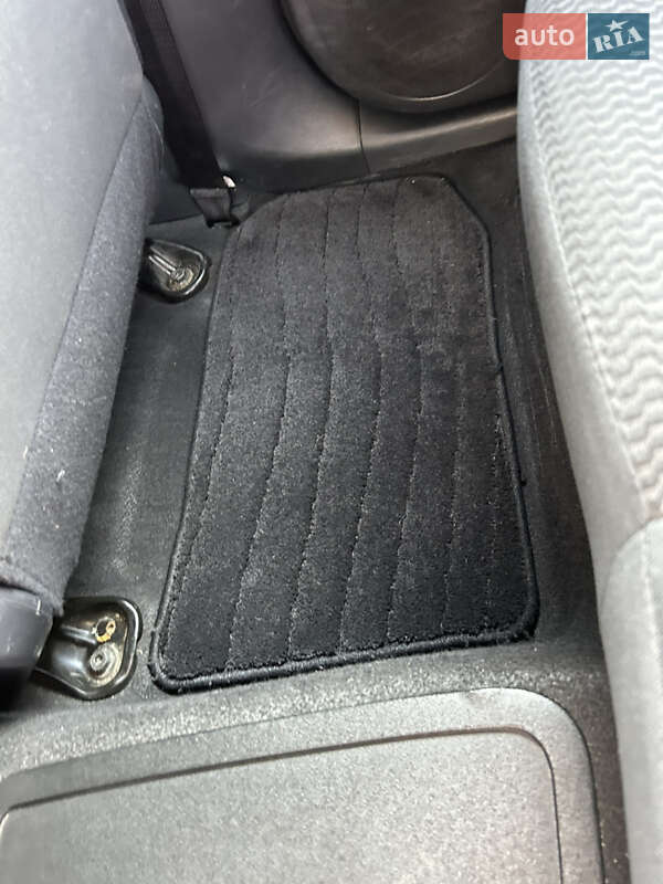 Хэтчбек Nissan Leaf 2017 в Киеве