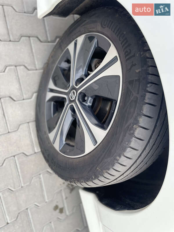 Хэтчбек Nissan Leaf 2020 в Кропивницком