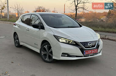 Хетчбек Nissan Leaf 2019 в Дніпрі