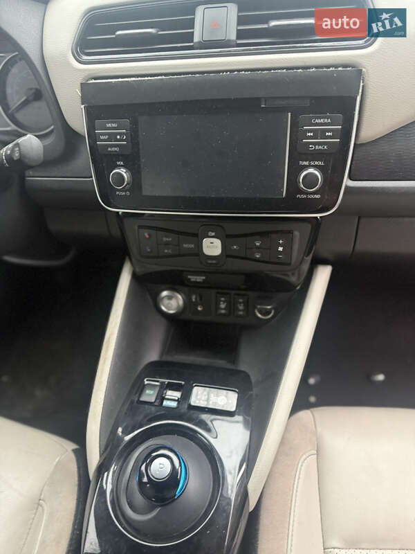 Хэтчбек Nissan Leaf 2018 в Киеве